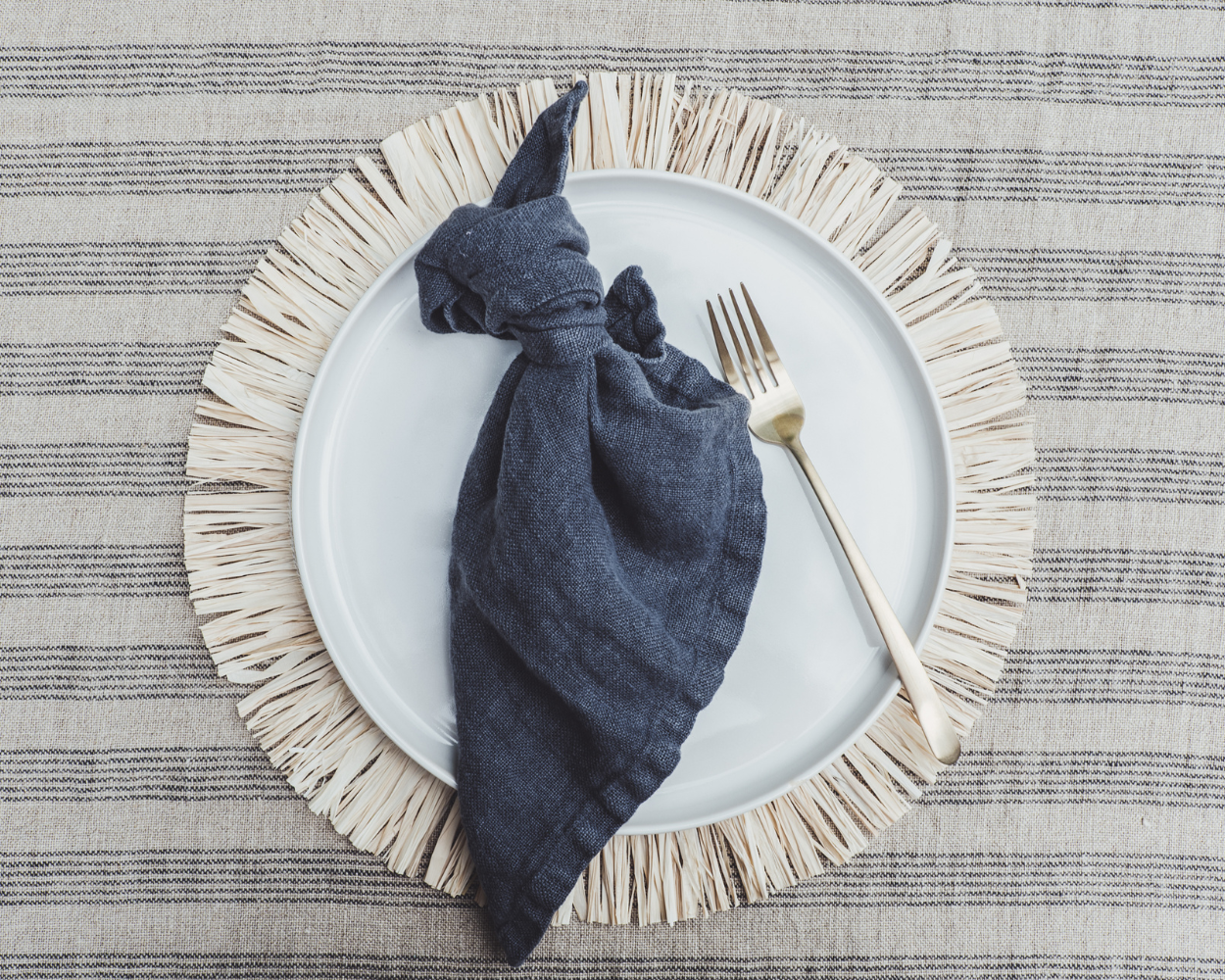 Finca - Tischdecke 160 x 260 blau gestreift mit Teller und Servietten