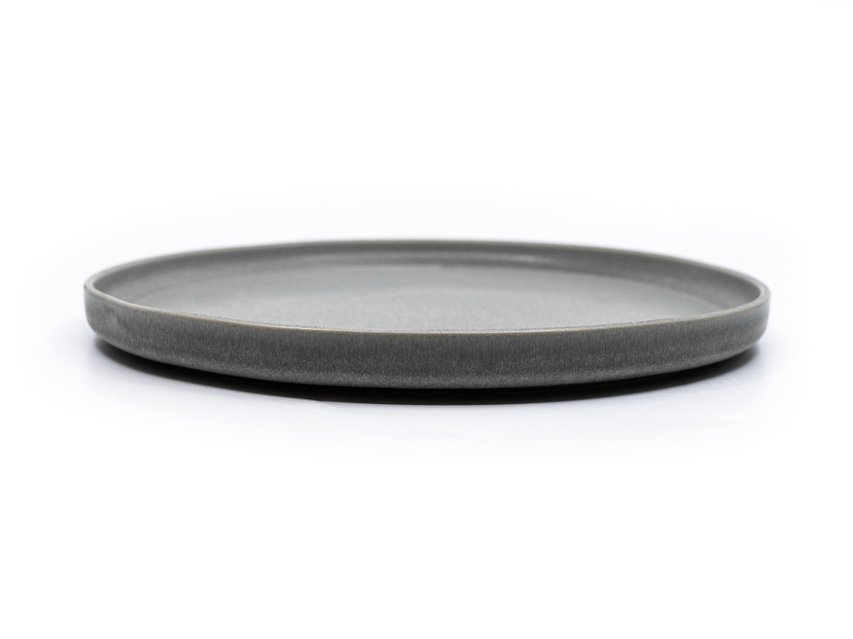 Schöner, grauer Teller mit Rand (rund, Ø26 cm)